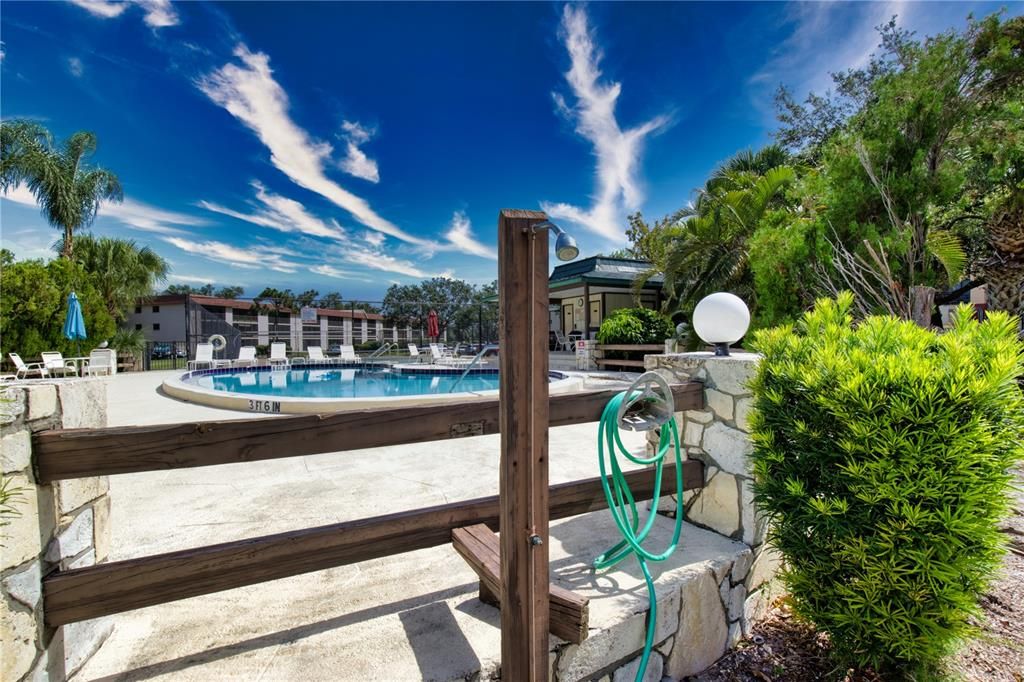 For Rent: $1,400 (2 beds, 2 baths, 864 Square Feet)