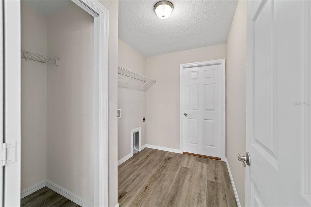 Activo con contrato: $250,000 (3 camas, 2 baños, 1557 Pies cuadrados)