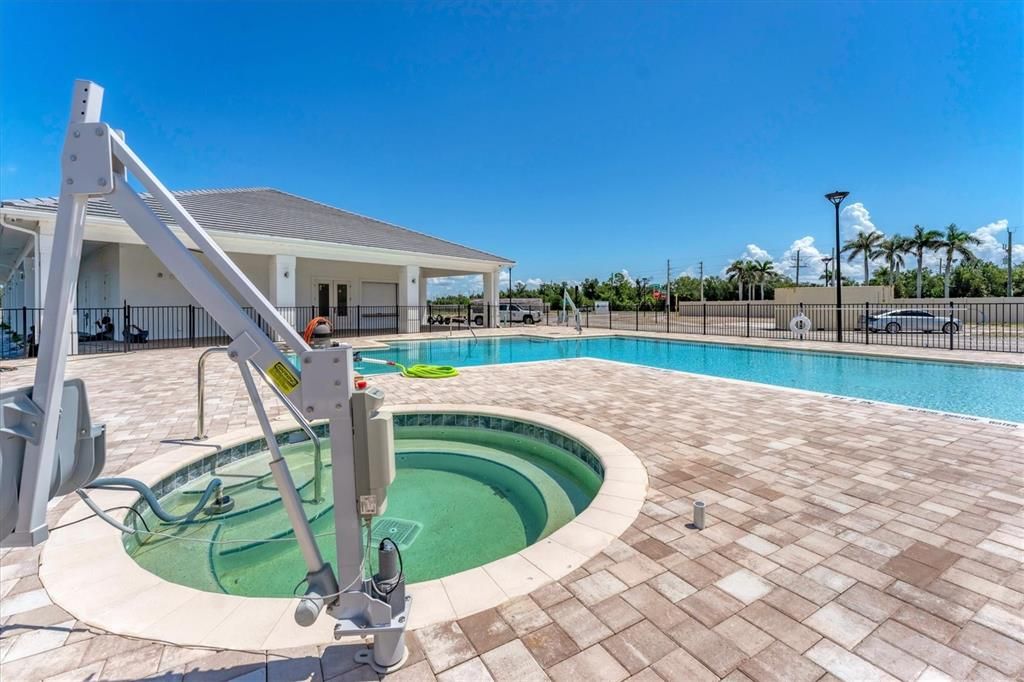 Под контрактом: $195,000 (0.06 acres)