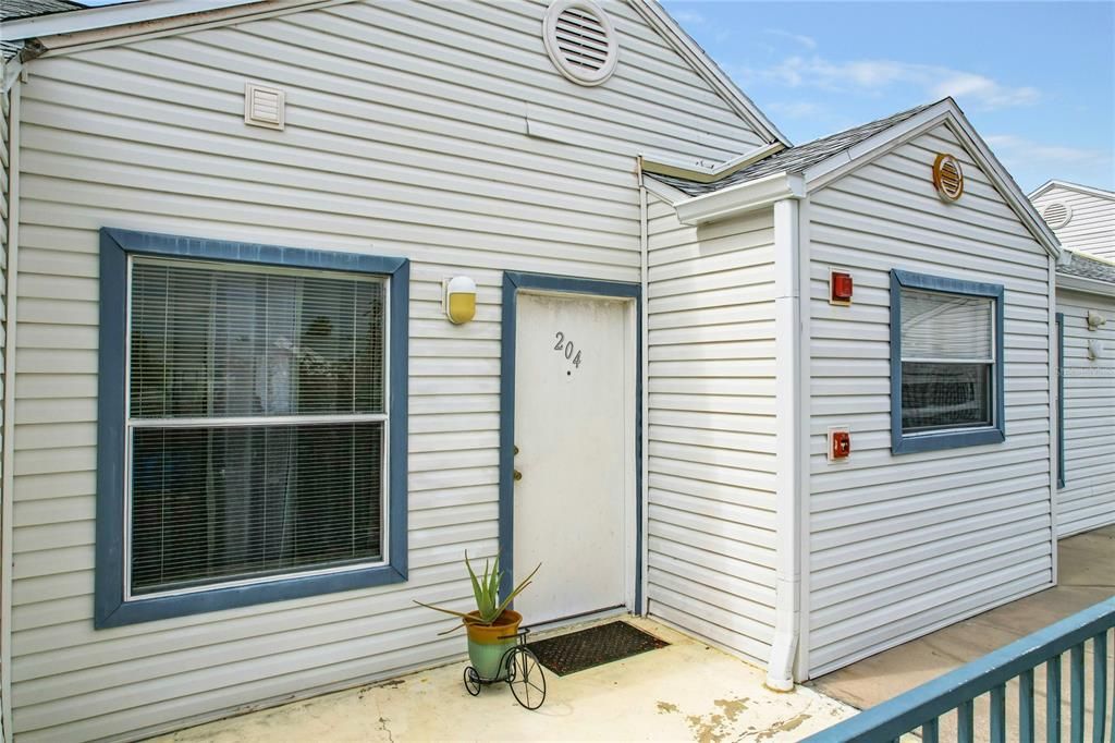 Active With Contract: $88,800 (2 beds, 2 baths, 1008 Square Feet)