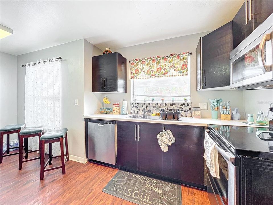 Active With Contract: $88,800 (2 beds, 2 baths, 1008 Square Feet)