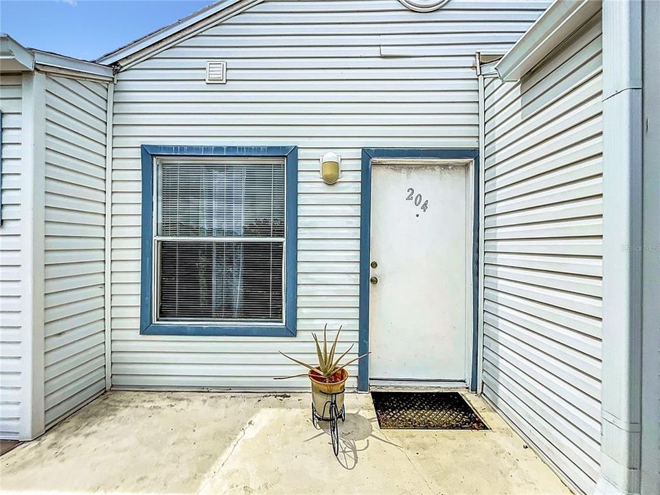 Active With Contract: $88,800 (2 beds, 2 baths, 1008 Square Feet)