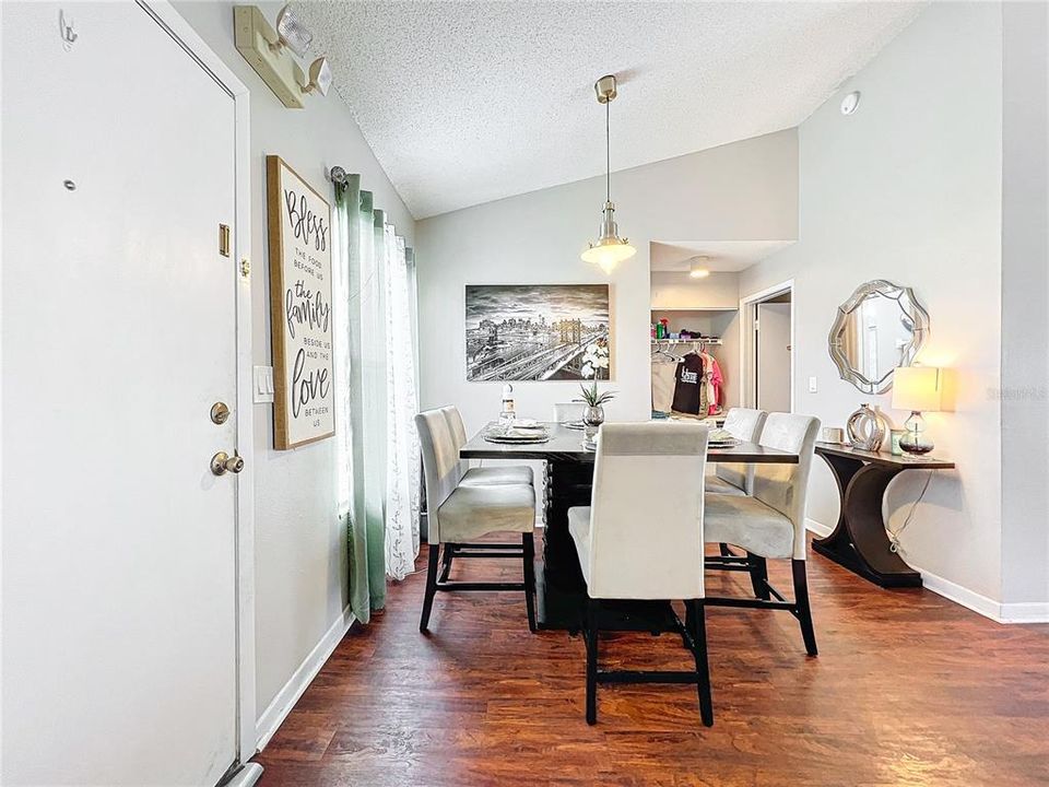 Active With Contract: $88,800 (2 beds, 2 baths, 1008 Square Feet)