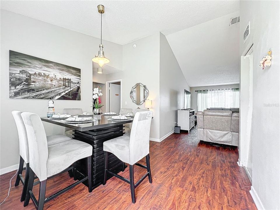 Active With Contract: $88,800 (2 beds, 2 baths, 1008 Square Feet)