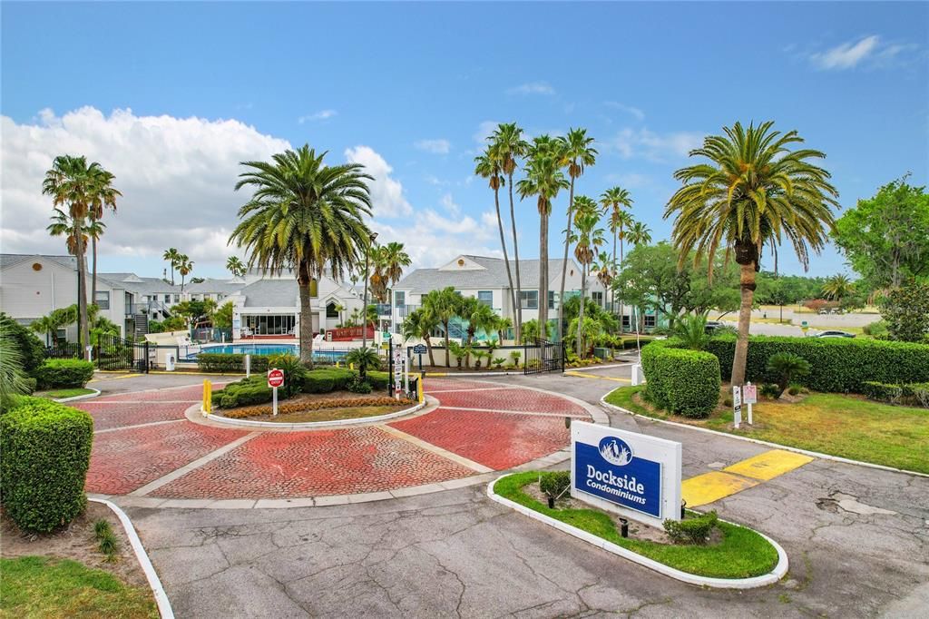 Active With Contract: $88,800 (2 beds, 2 baths, 1008 Square Feet)