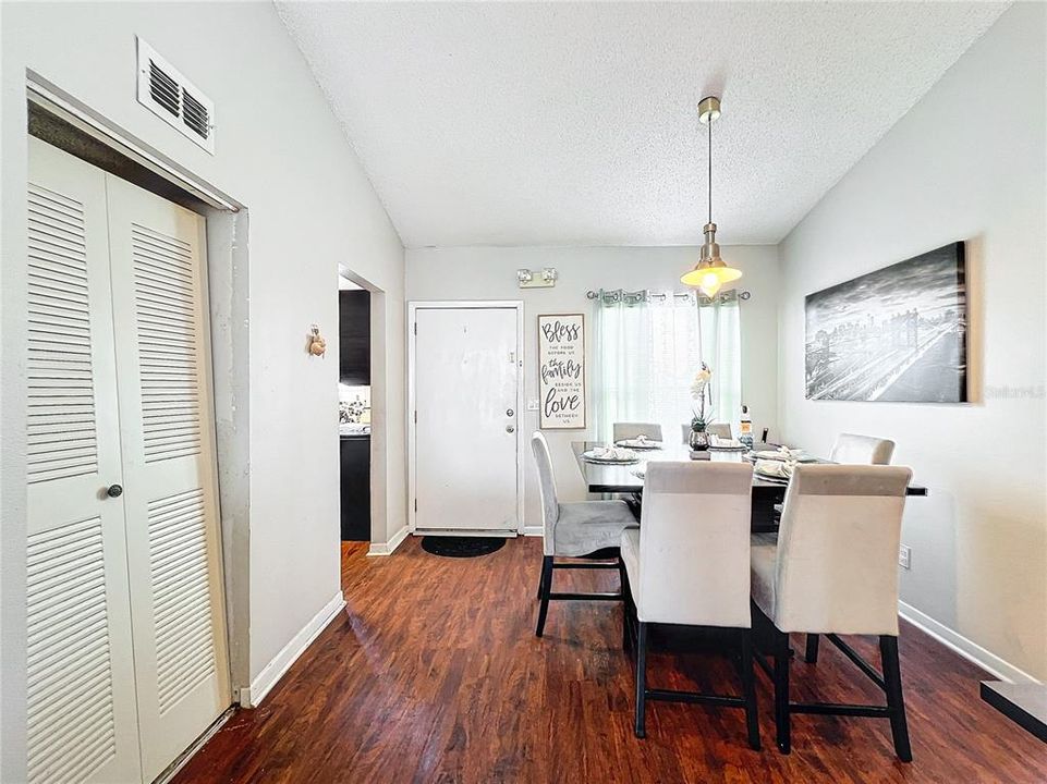 Active With Contract: $88,800 (2 beds, 2 baths, 1008 Square Feet)