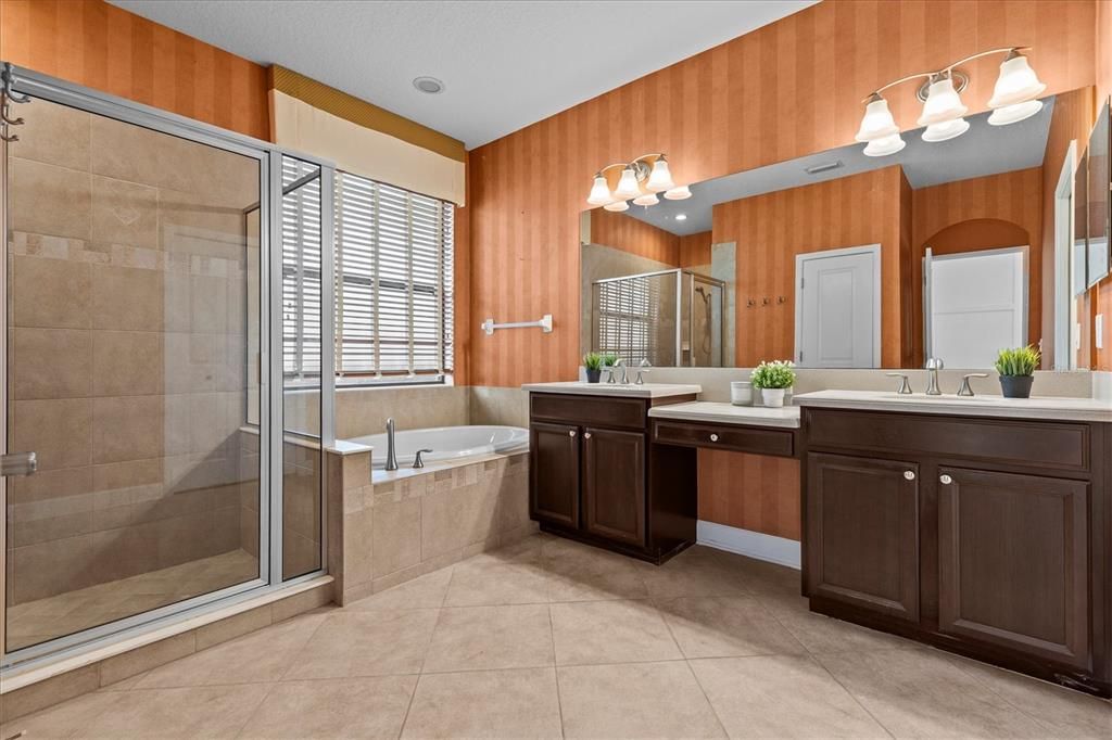 Active With Contract: $515,000 (3 beds, 2 baths, 2015 Square Feet)