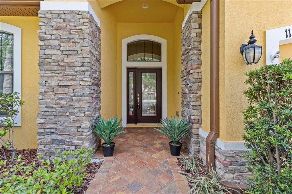 Active With Contract: $515,000 (3 beds, 2 baths, 2015 Square Feet)