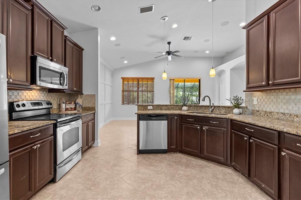 Active With Contract: $515,000 (3 beds, 2 baths, 2015 Square Feet)