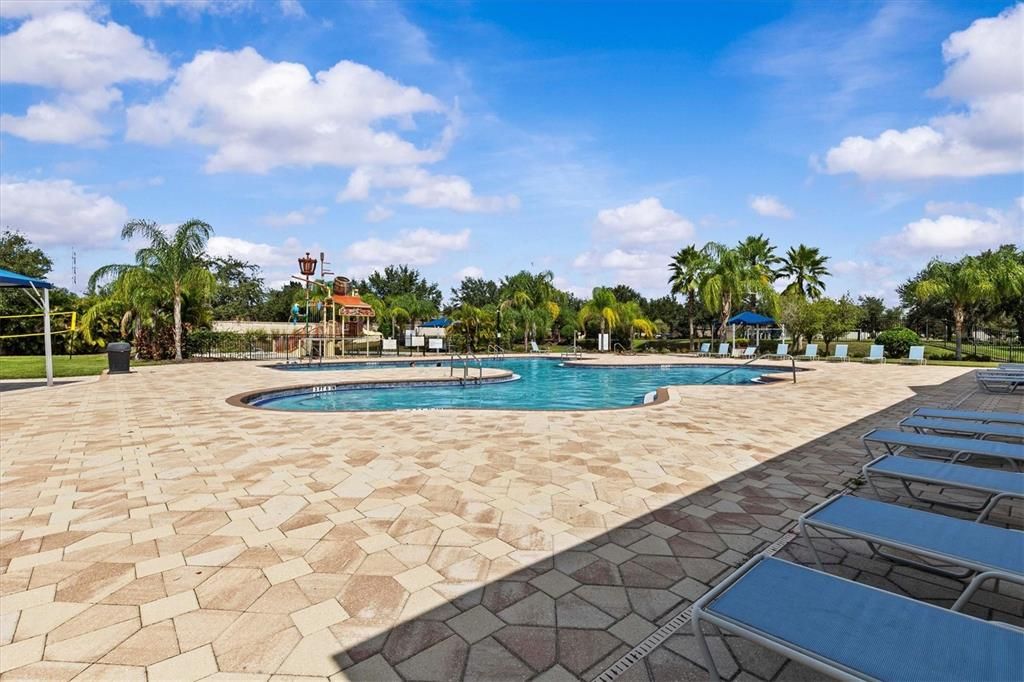 Active With Contract: $515,000 (3 beds, 2 baths, 2015 Square Feet)