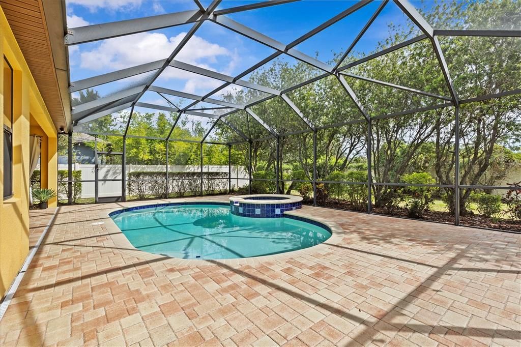 Active With Contract: $515,000 (3 beds, 2 baths, 2015 Square Feet)