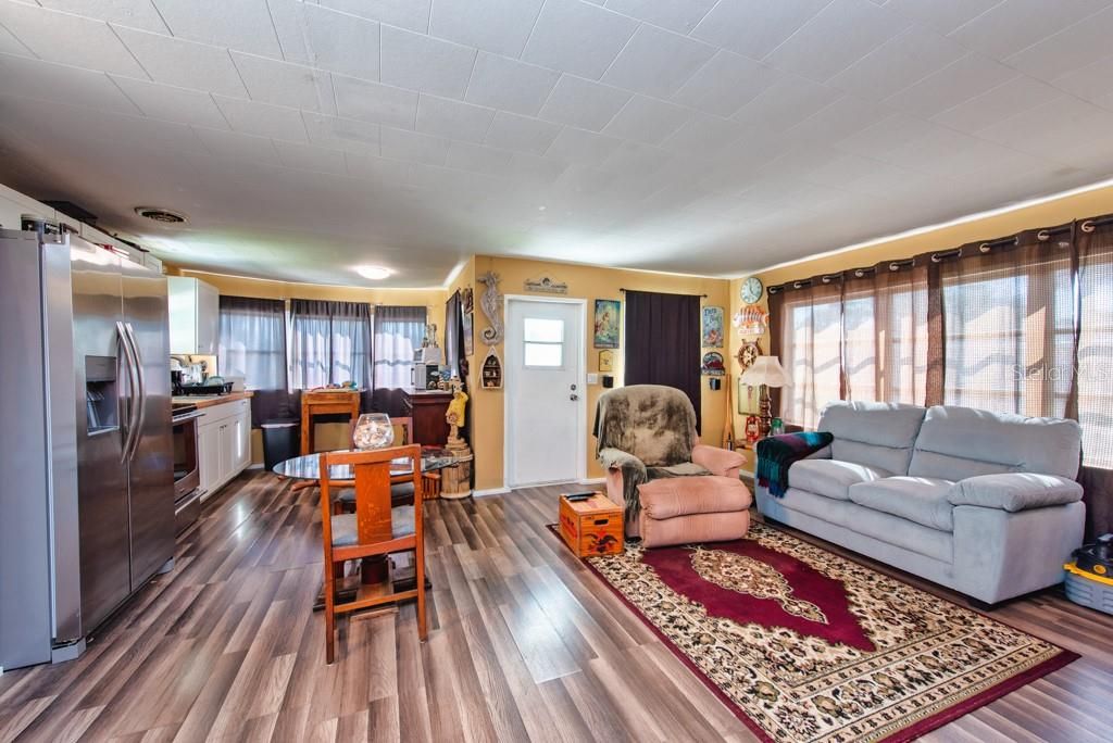 На продажу: $90,000 (1 спален, 1 ванн, 540 Квадратных фут)