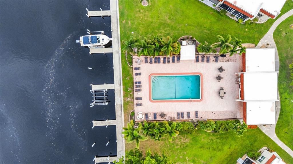 For Sale: $220,000 (2 beds, 2 baths, 1114 Square Feet)