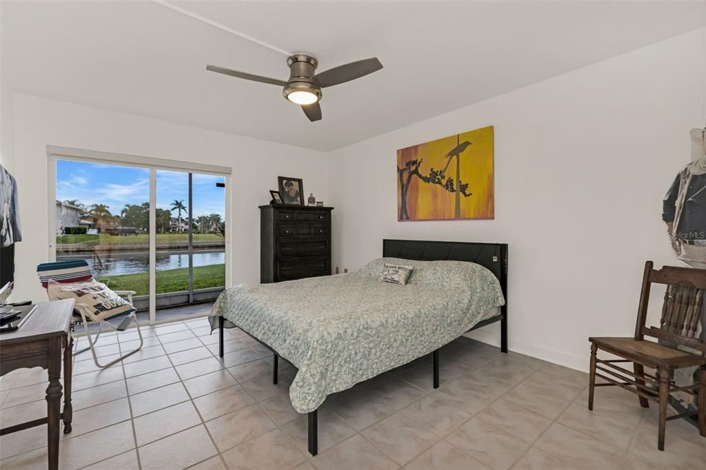 For Sale: $220,000 (2 beds, 2 baths, 1114 Square Feet)