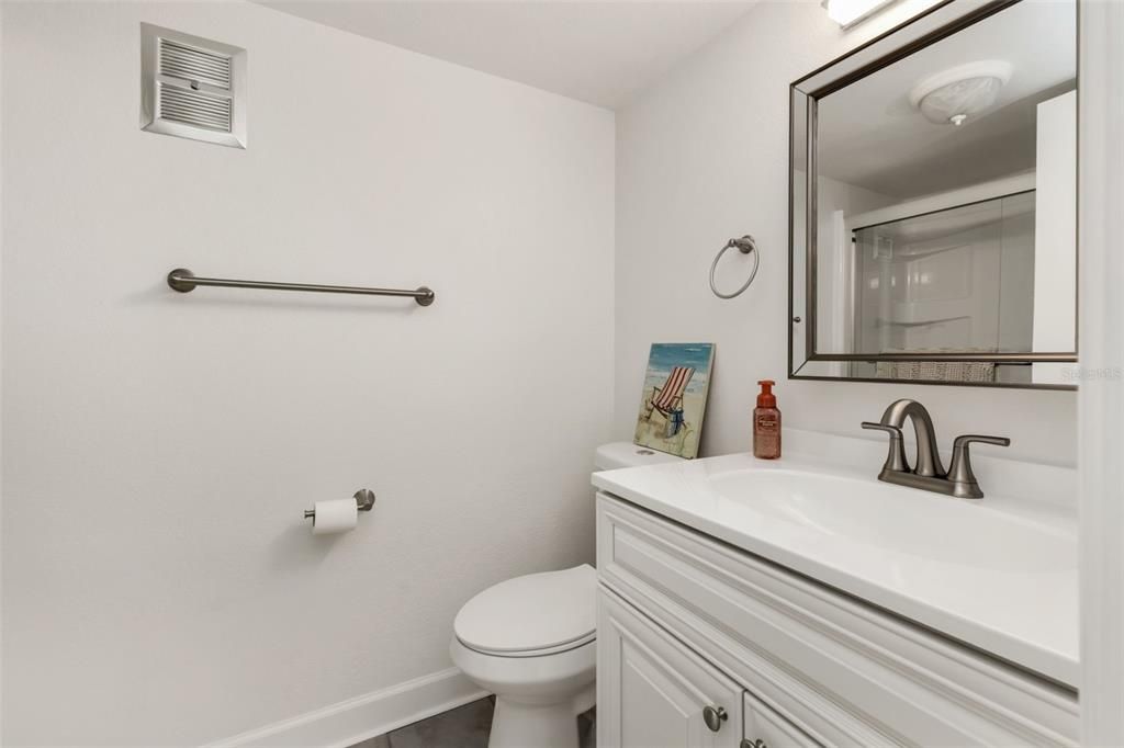 For Sale: $220,000 (2 beds, 2 baths, 1114 Square Feet)