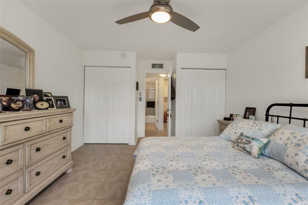 For Sale: $220,000 (2 beds, 2 baths, 1114 Square Feet)