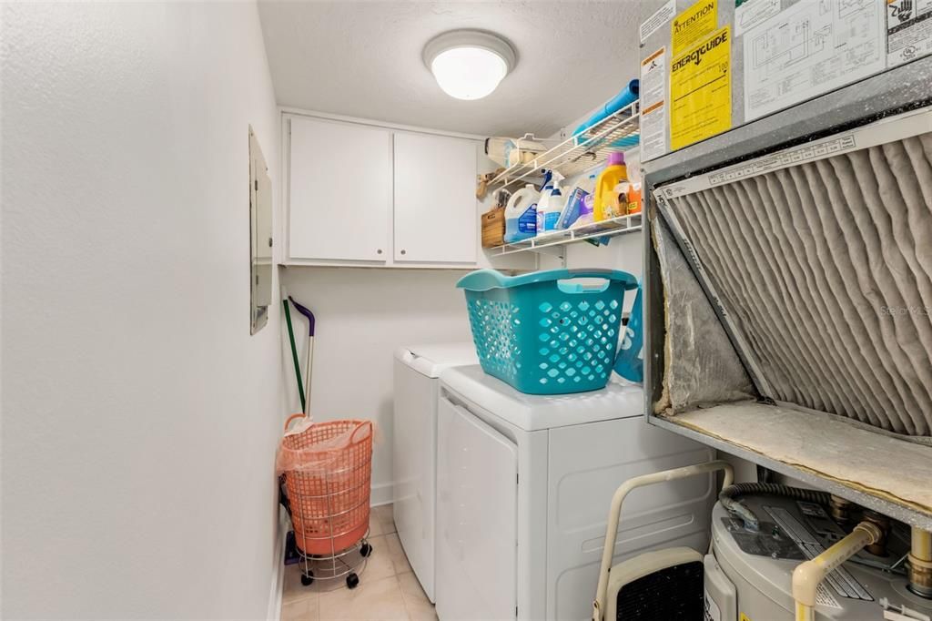 For Sale: $220,000 (2 beds, 2 baths, 1114 Square Feet)