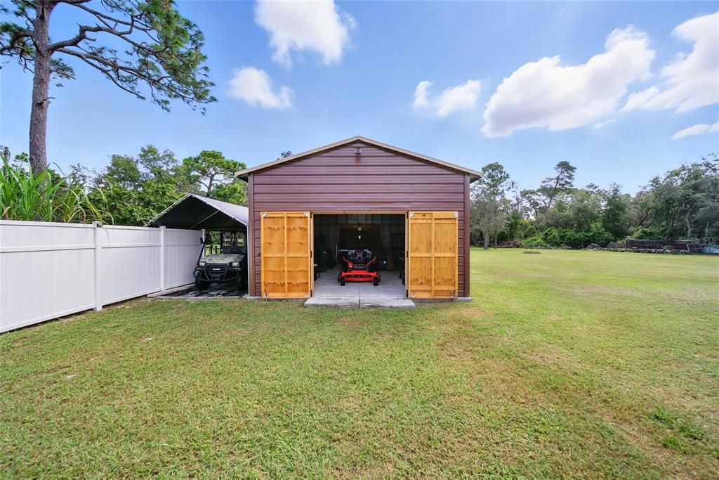 合同活跃: $649,000 (4 贝兹, 2 浴室, 2370 平方英尺)