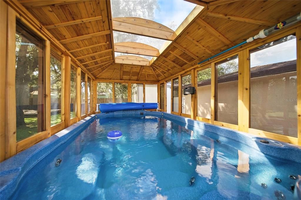 合同活跃: $649,000 (4 贝兹, 2 浴室, 2370 平方英尺)