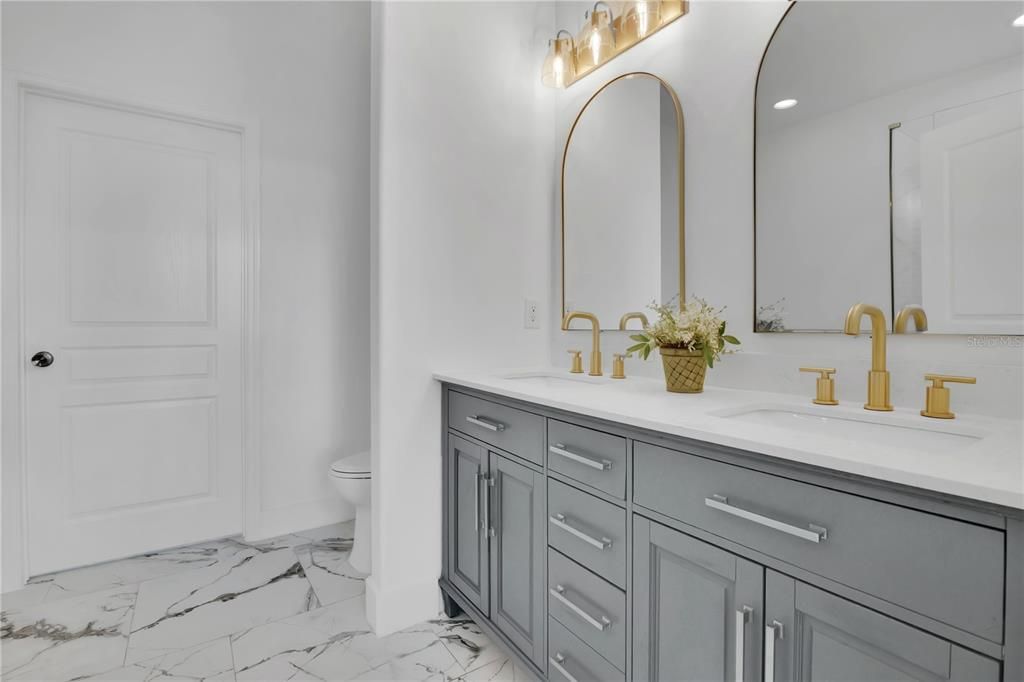 For Sale: $349,000 (4 beds, 3 baths, 2534 Square Feet)