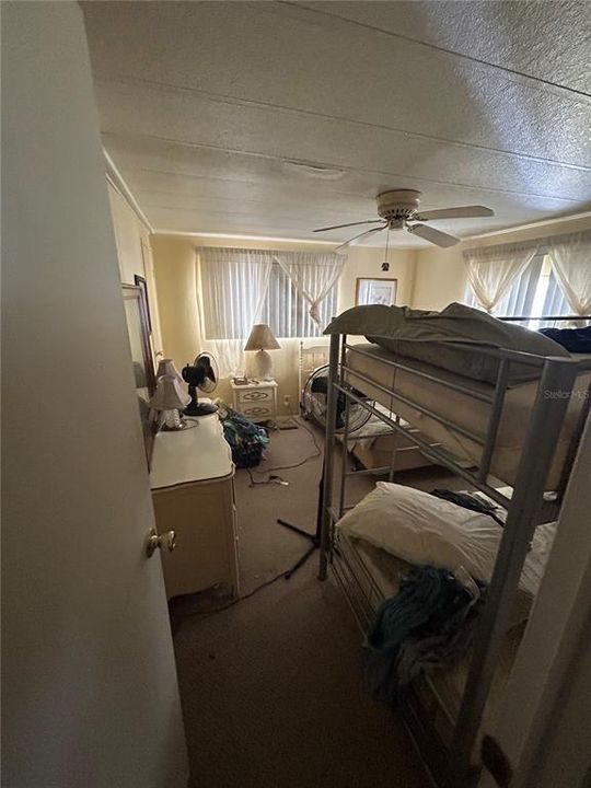 На продажу: $69,999 (2 спален, 2 ванн, 989 Квадратных фут)