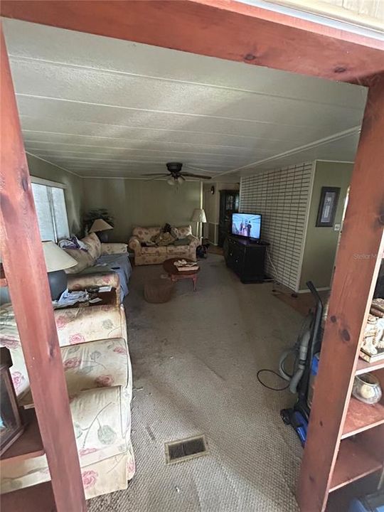 На продажу: $69,999 (2 спален, 2 ванн, 989 Квадратных фут)