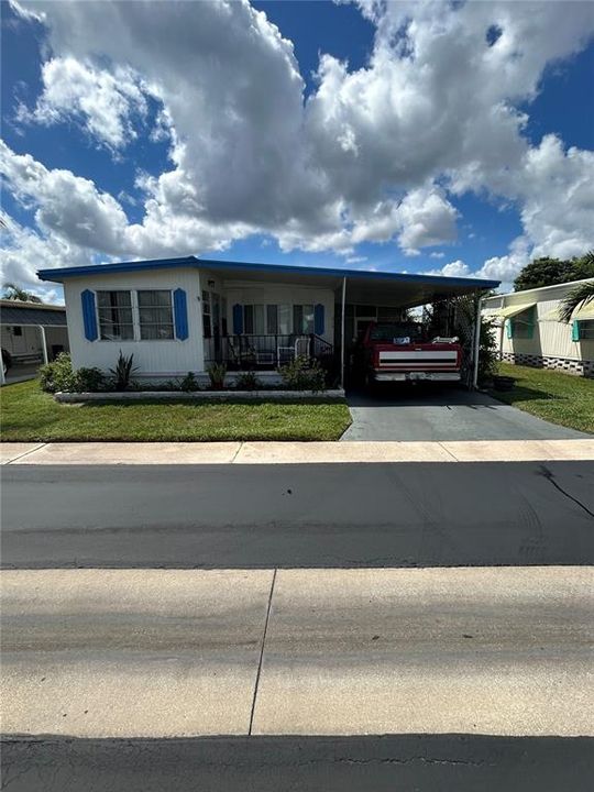 На продажу: $69,999 (2 спален, 2 ванн, 989 Квадратных фут)