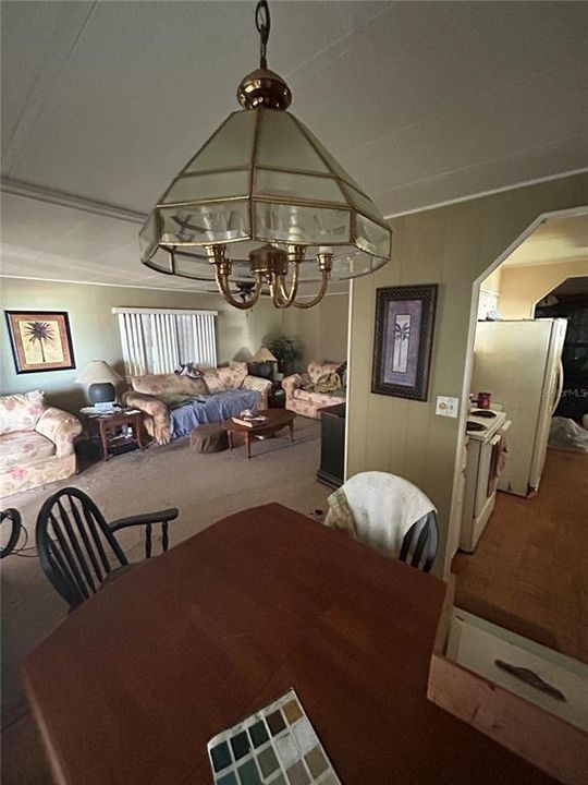 На продажу: $69,999 (2 спален, 2 ванн, 989 Квадратных фут)