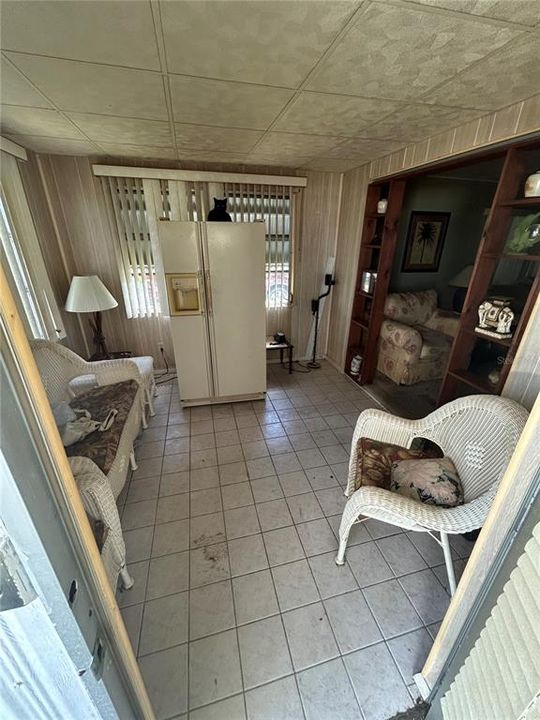 На продажу: $69,999 (2 спален, 2 ванн, 989 Квадратных фут)