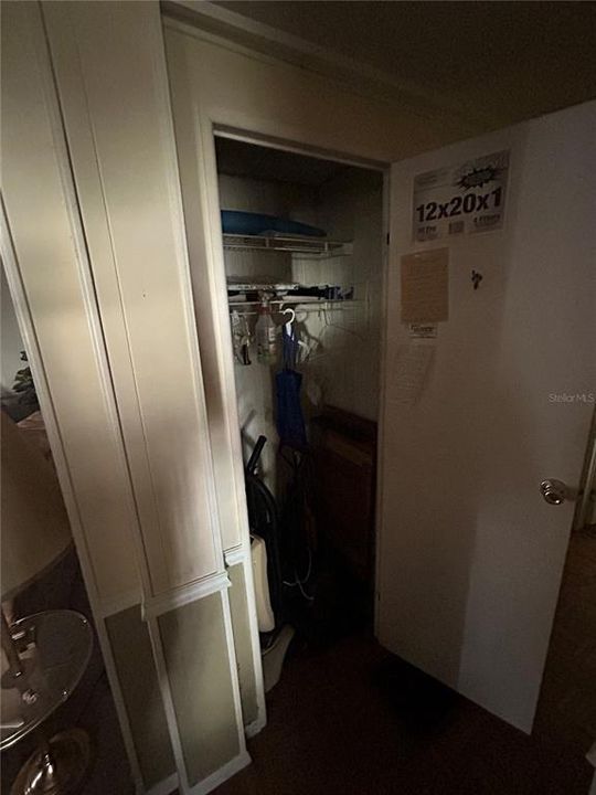 На продажу: $69,999 (2 спален, 2 ванн, 989 Квадратных фут)