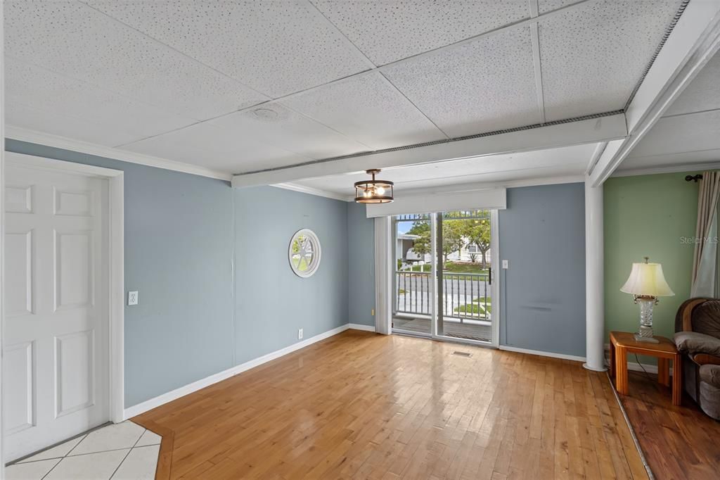 For Sale: $118,400 (2 beds, 2 baths, 1152 Square Feet)