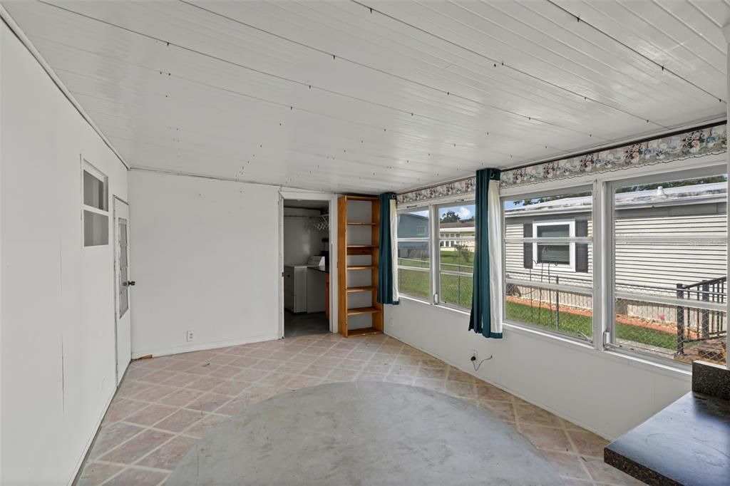 For Sale: $118,400 (2 beds, 2 baths, 1152 Square Feet)