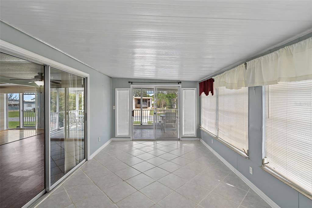 For Sale: $118,400 (2 beds, 2 baths, 1152 Square Feet)