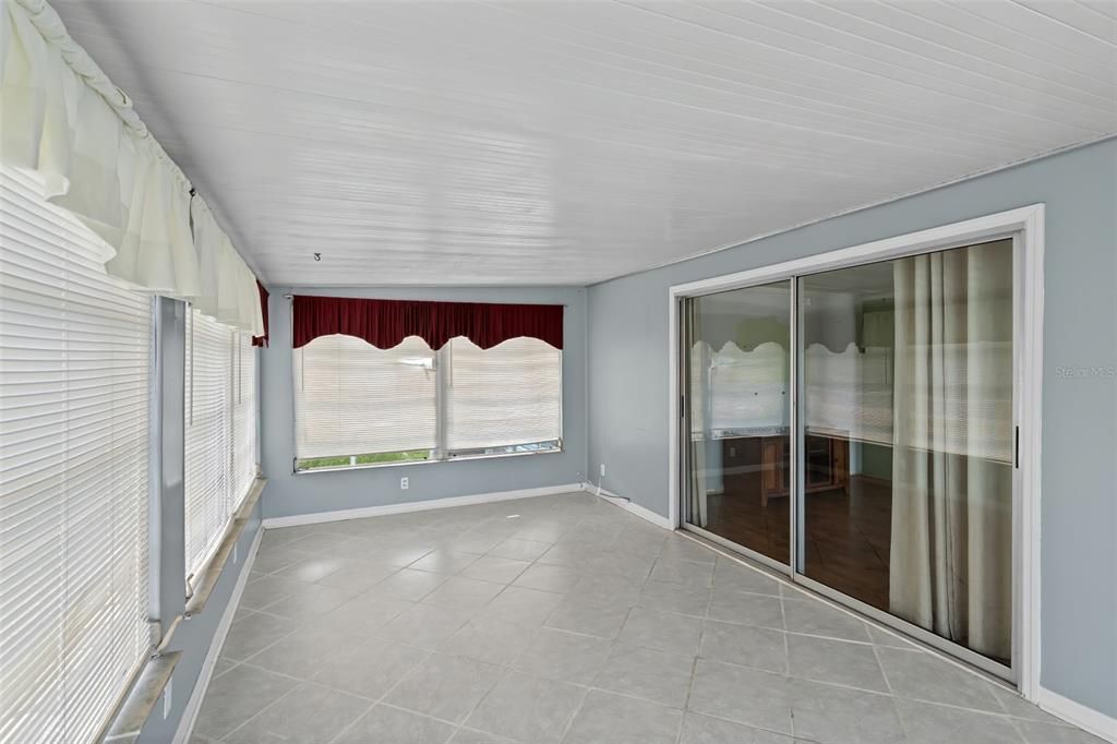 For Sale: $118,400 (2 beds, 2 baths, 1152 Square Feet)