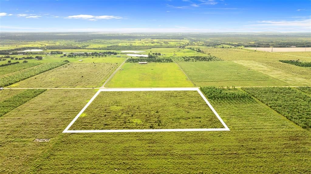 На продажу: $299,999 (9.70 acres)