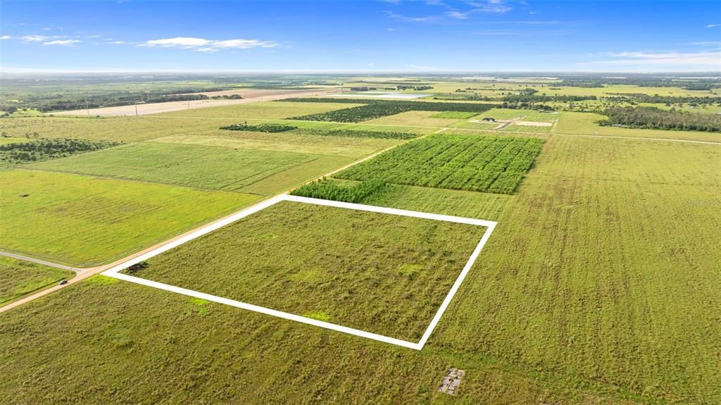 На продажу: $299,999 (9.70 acres)