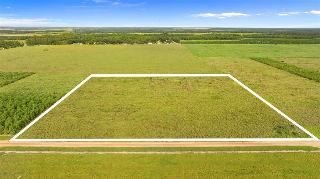 На продажу: $299,999 (9.70 acres)