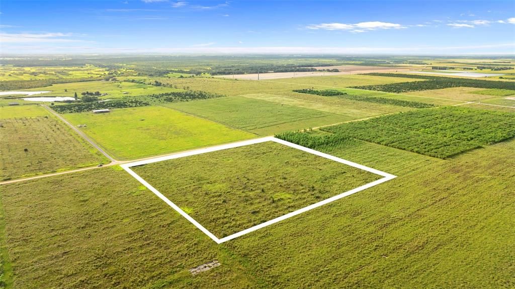 На продажу: $299,999 (9.70 acres)