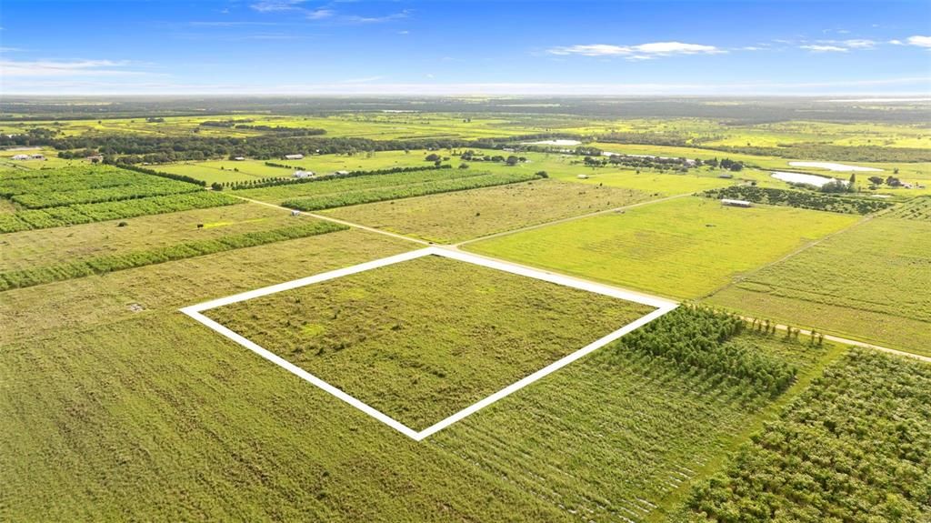 На продажу: $299,999 (9.70 acres)