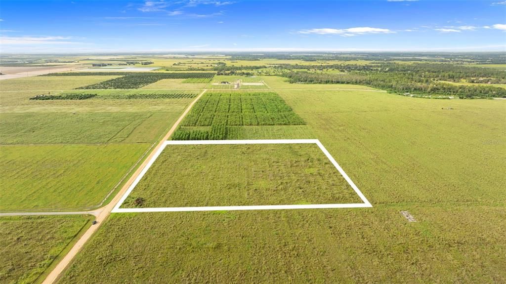 На продажу: $299,999 (9.70 acres)