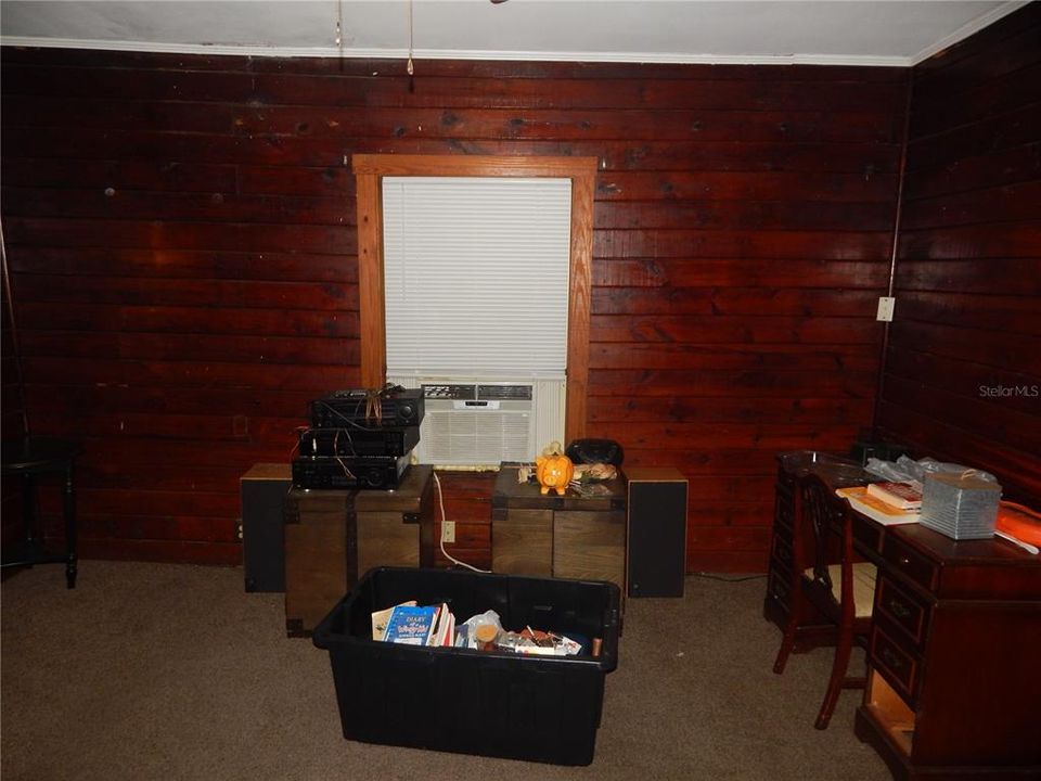 For Sale: $190,000 (2 beds, 1 baths, 648 Square Feet)