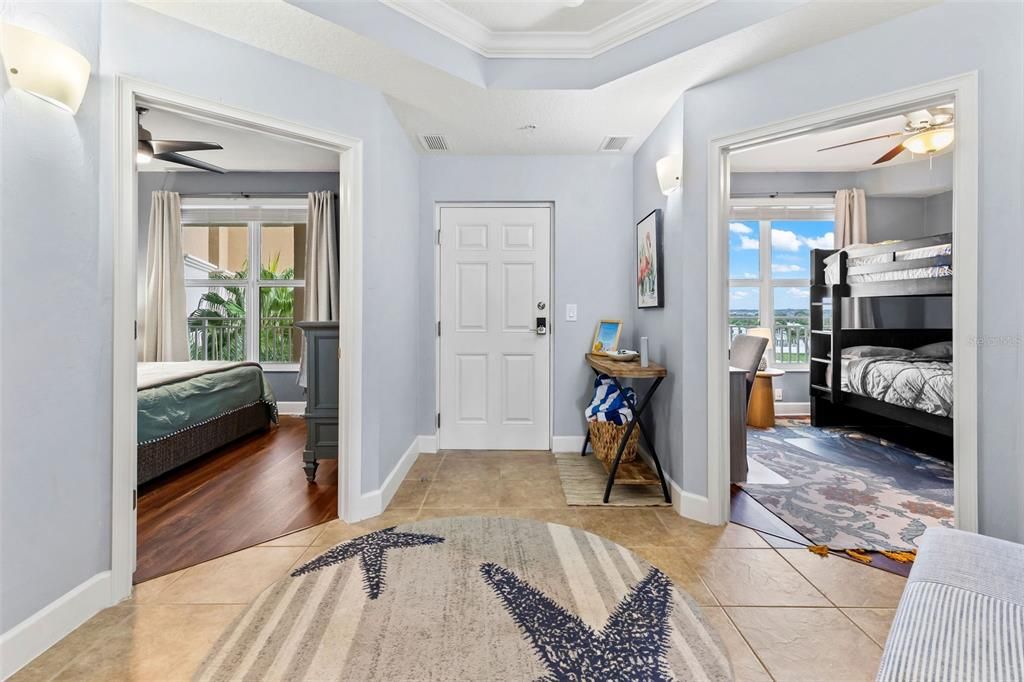 En Venta: $569,000 (3 camas, 3 baños, 1980 Pies cuadrados)