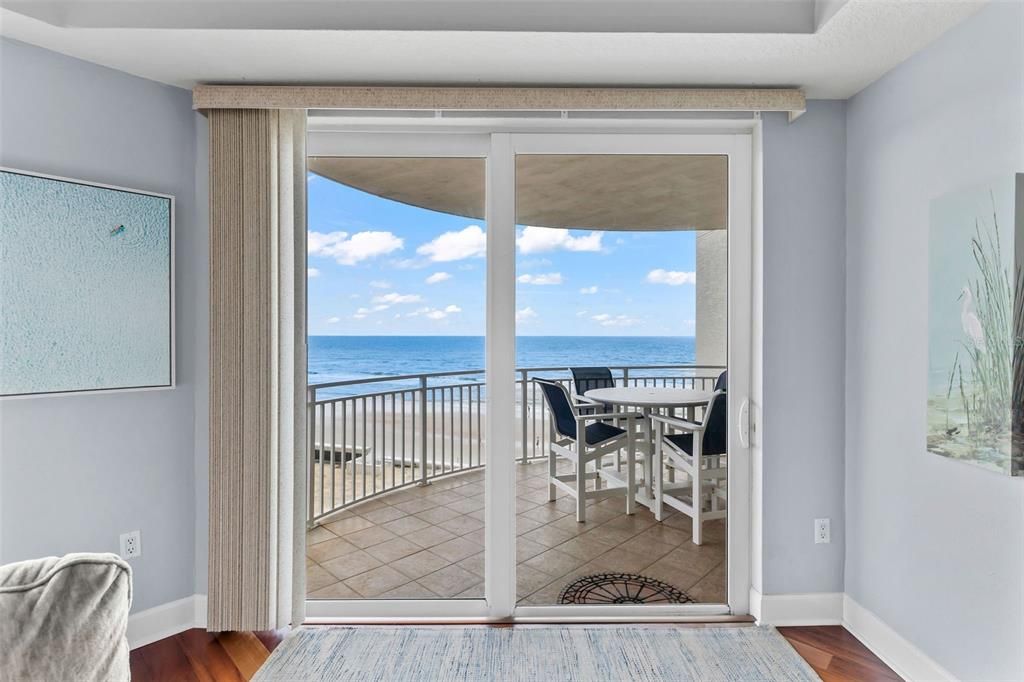 En Venta: $569,000 (3 camas, 3 baños, 1980 Pies cuadrados)