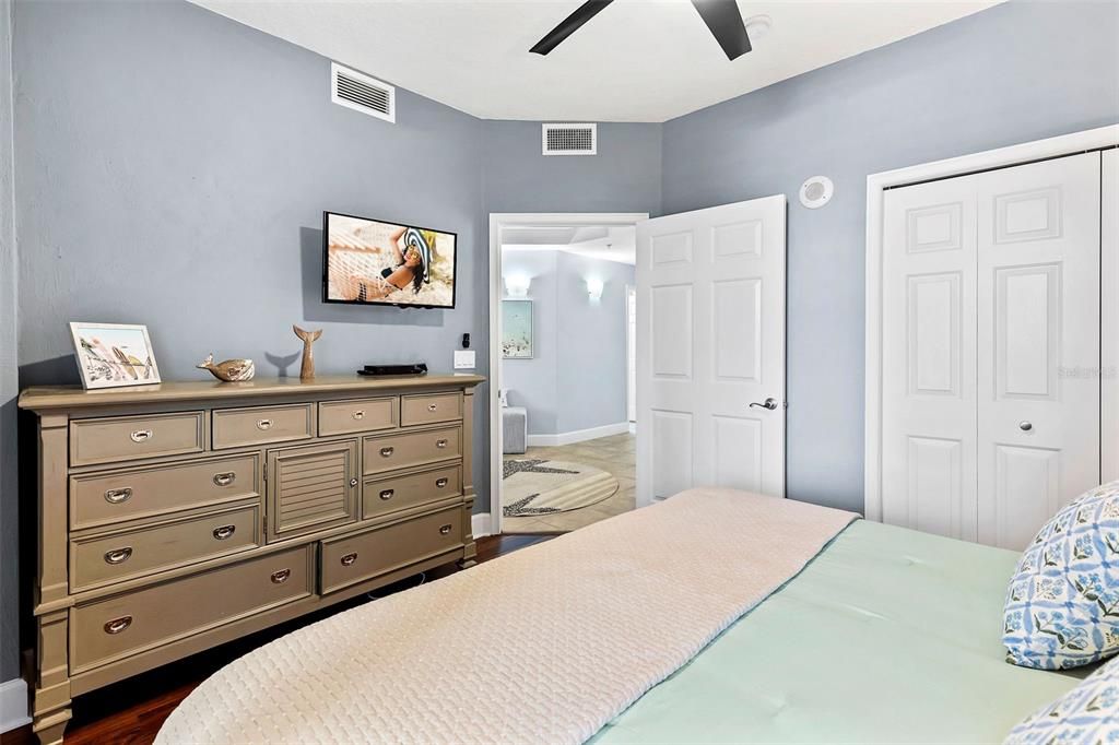 En Venta: $569,000 (3 camas, 3 baños, 1980 Pies cuadrados)