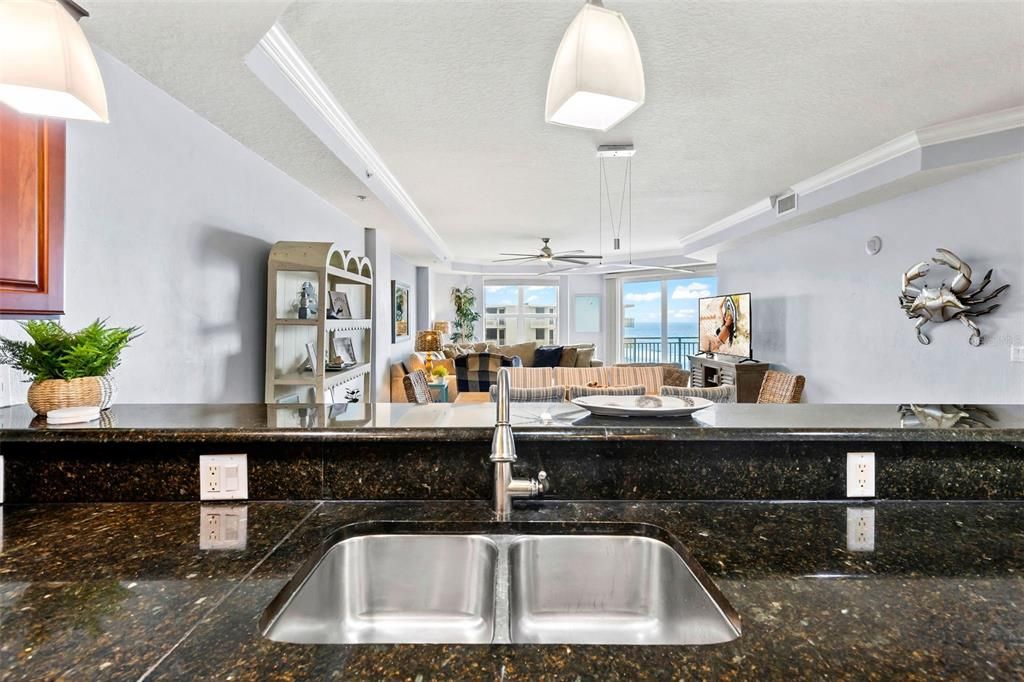 En Venta: $569,000 (3 camas, 3 baños, 1980 Pies cuadrados)