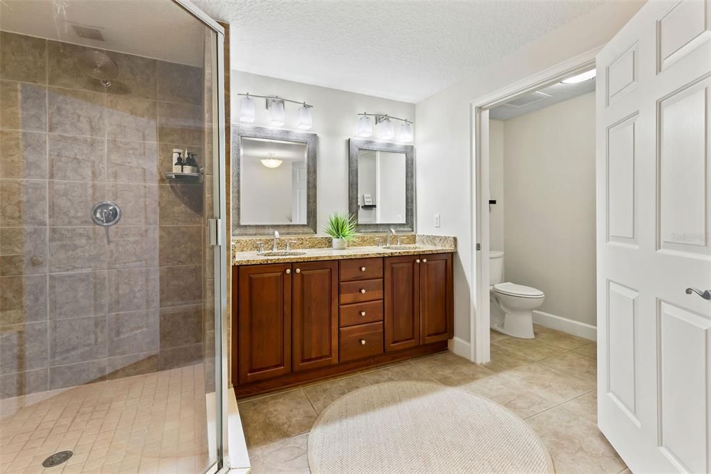 En Venta: $569,000 (3 camas, 3 baños, 1980 Pies cuadrados)