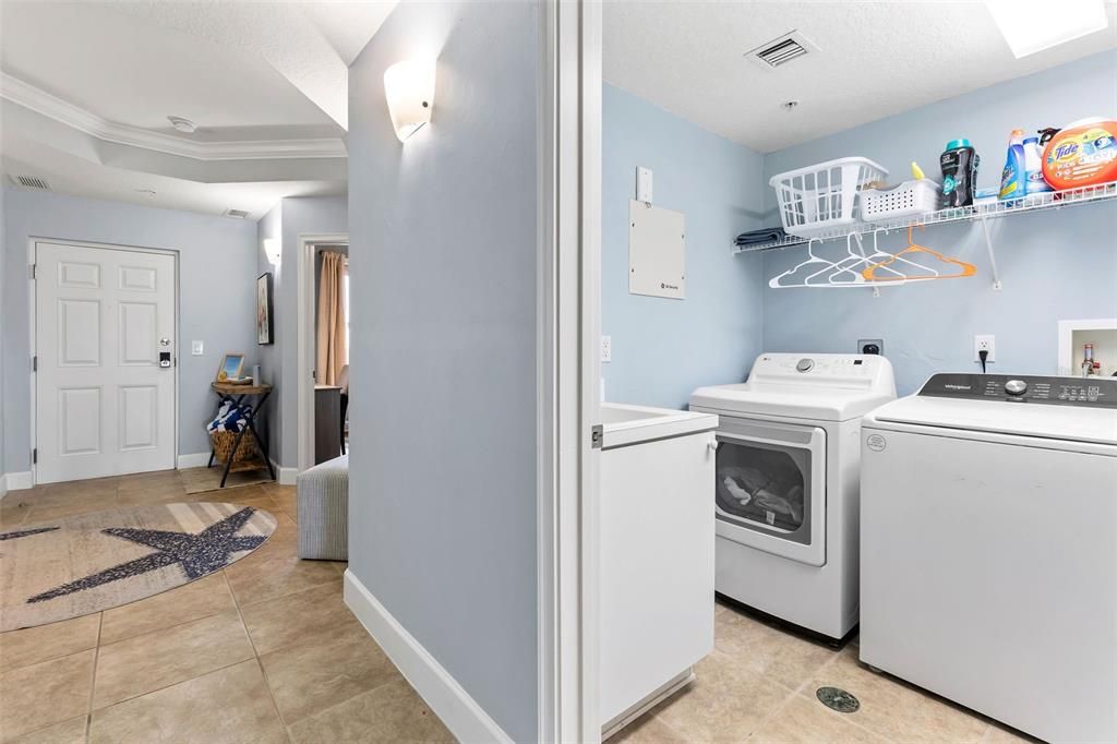 En Venta: $569,000 (3 camas, 3 baños, 1980 Pies cuadrados)