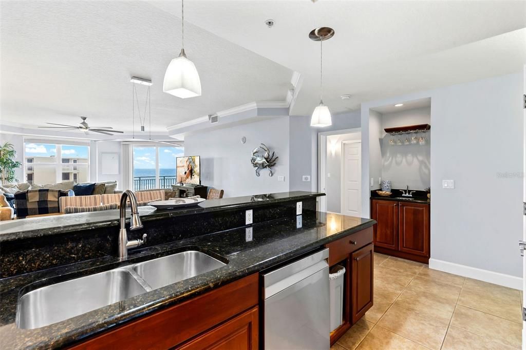 En Venta: $569,000 (3 camas, 3 baños, 1980 Pies cuadrados)