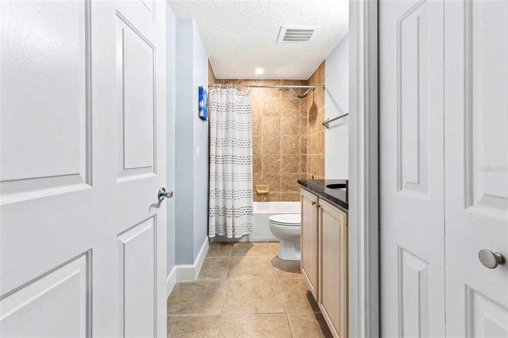 En Venta: $569,000 (3 camas, 3 baños, 1980 Pies cuadrados)