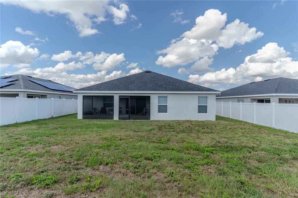 合同活跃: $355,000 (3 贝兹, 2 浴室, 2004 平方英尺)